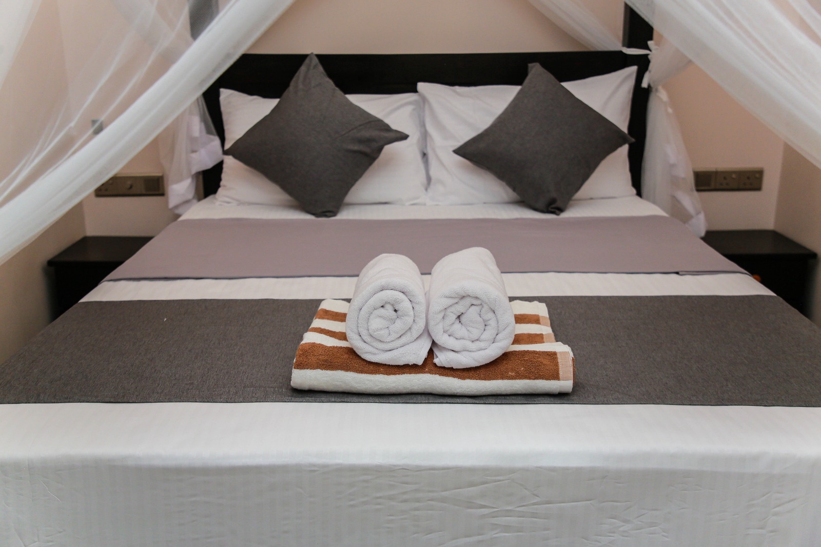 Room 106 — Double Room — photo 8